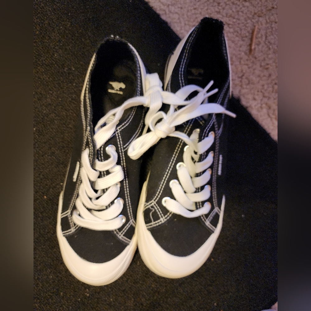 Rocket Dog women's size 9 Black canvas athletic shoes